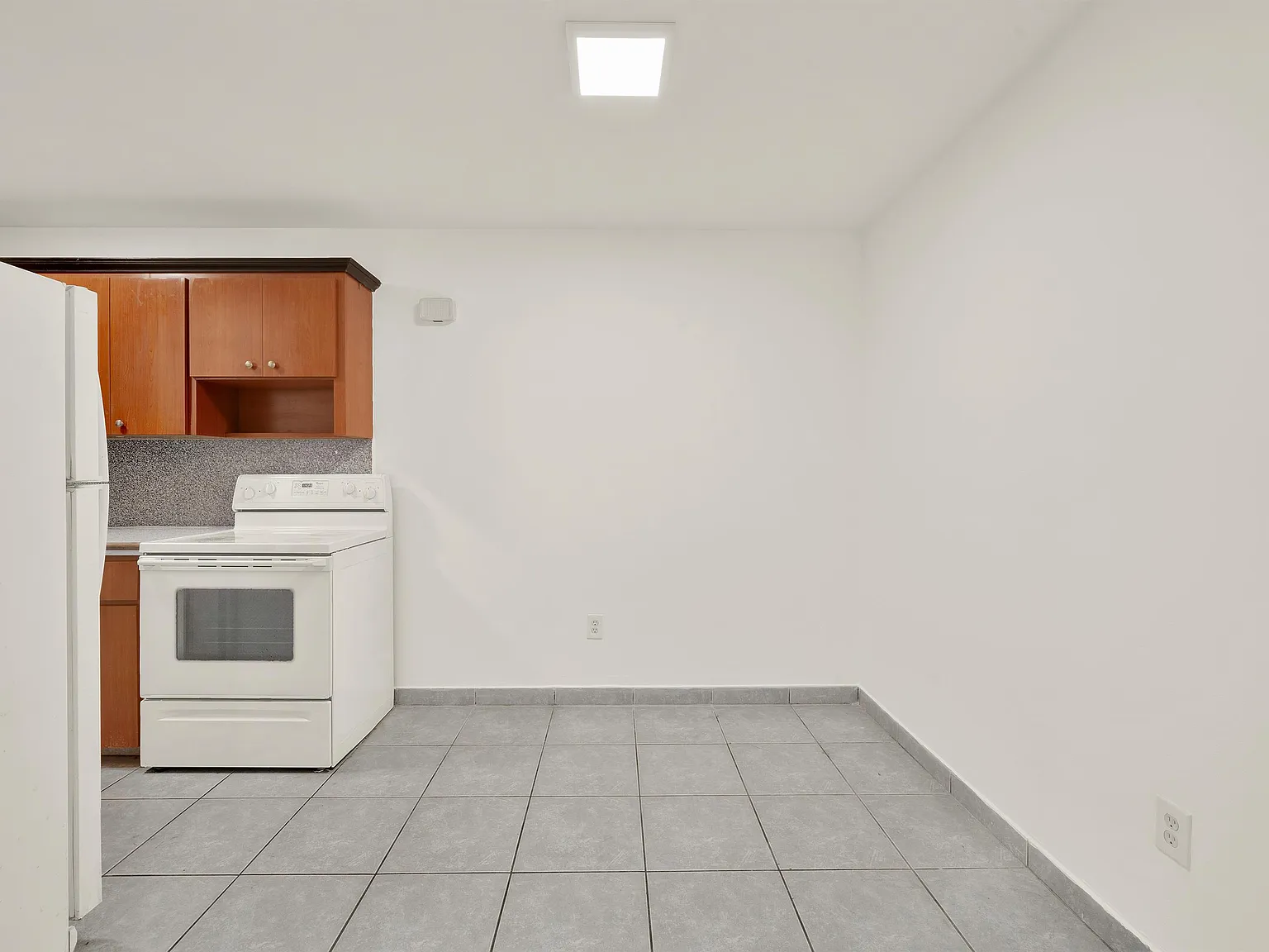 330-340 Madeira Ave. - 340-03 — Photo 2