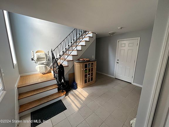 3rd image of 108 Montreal Ave