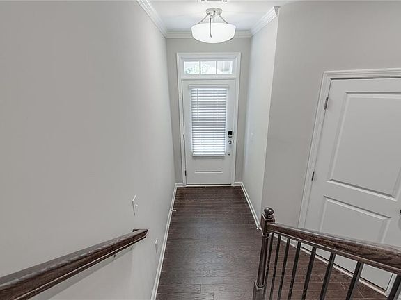 3rd image of 605 Elm Bluff Way