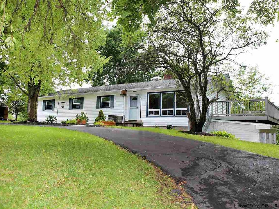 1st image of 7 Edgewood Dr