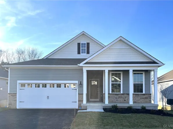 8055 Troxell Ct, Breinigsville, PA 18031