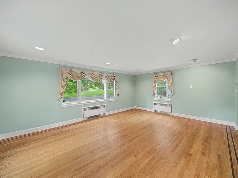 34 Esmond Pl — Photo 11