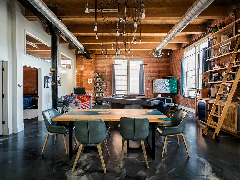 200 River Place Dr #12 — Photo 2