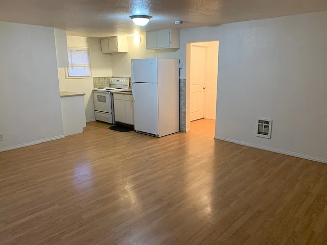 3 bed, 900 sqft, $1,195 — Photo 4