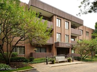 1000 Deerfield Rd APT 202, Highland Park, IL