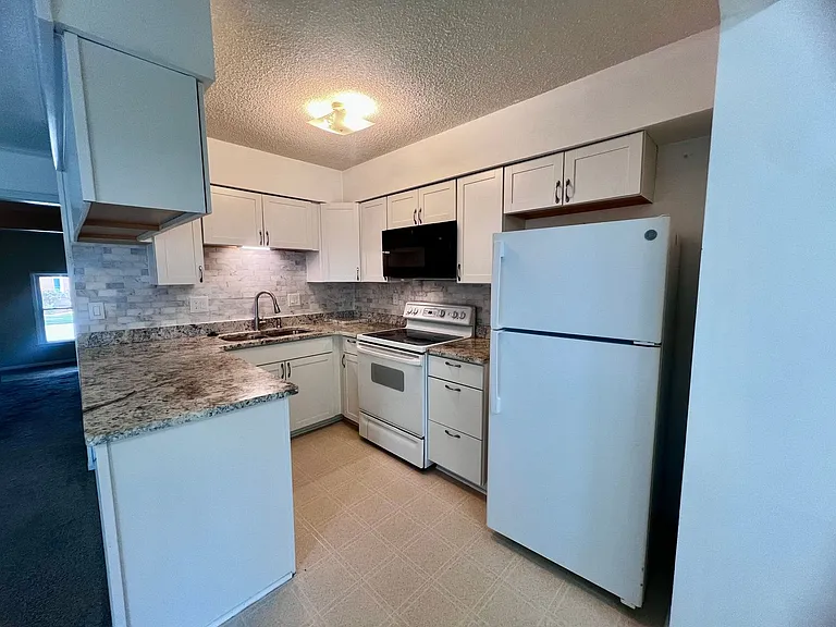 4080 Thomas Jefferson Dr — Photo 7