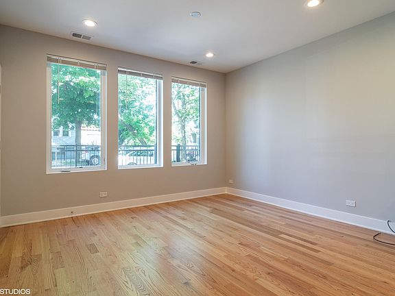 4th image of 2124 N Bingham St #1
