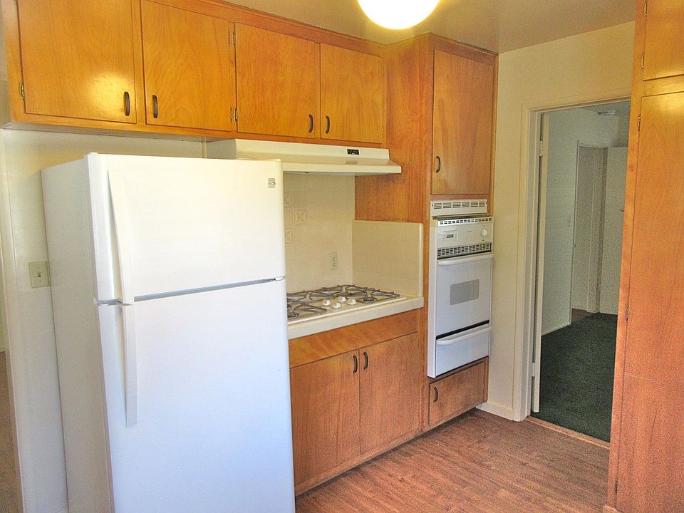 2nd image of 230 S Shaffer St APT A
