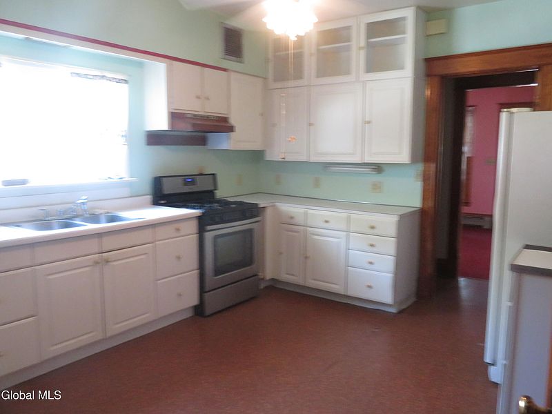 5th image of 11 Borthwick Avenue