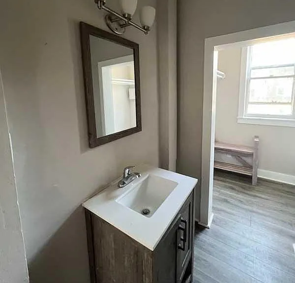604 Mountain Ave SW #2 — Photo 5