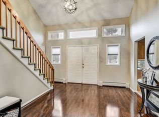 2 Clinton Ct, Holmdel, NJ 07733
