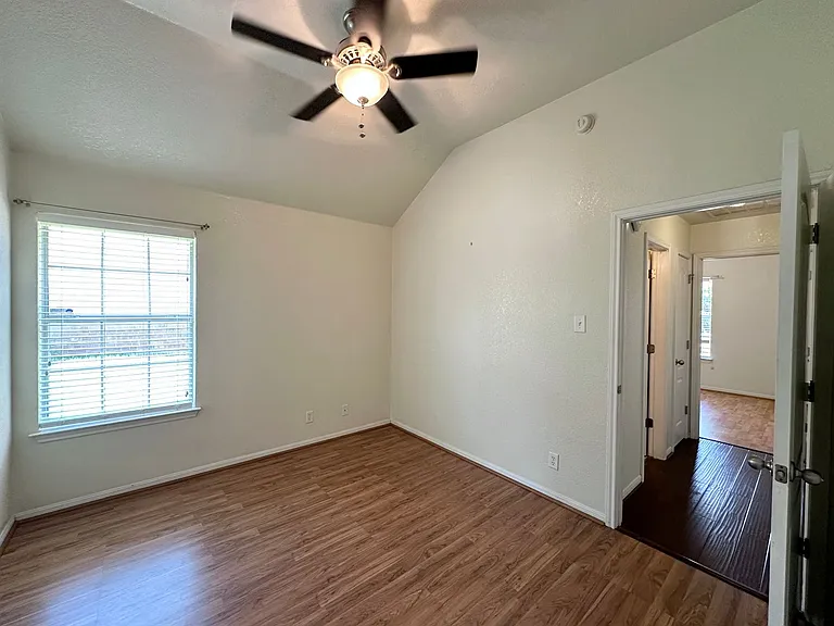 2012 Stonehenge Dr — Photo 24