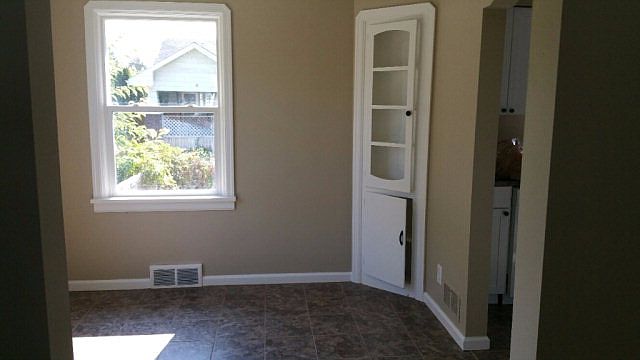 2nd image of 220 7th St