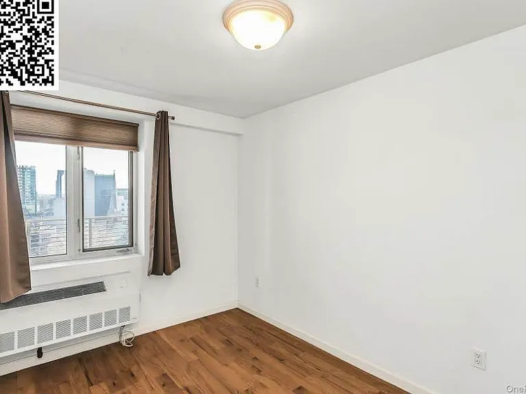 37-20 Prince St #10D — Photo 9