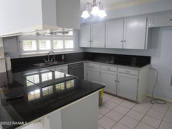 3rd image of 112 Papwood Cir
