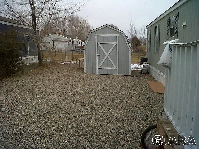 2nd image of 2990 1/2 Yew Leaf Willow Ave