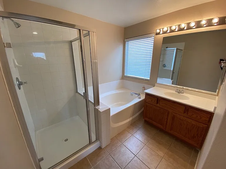 5680 Woods Crossing St — Photo 24