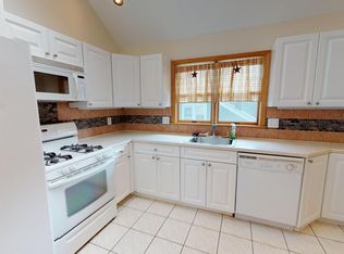 60 Central Pkwy, Huntington, NY 11743