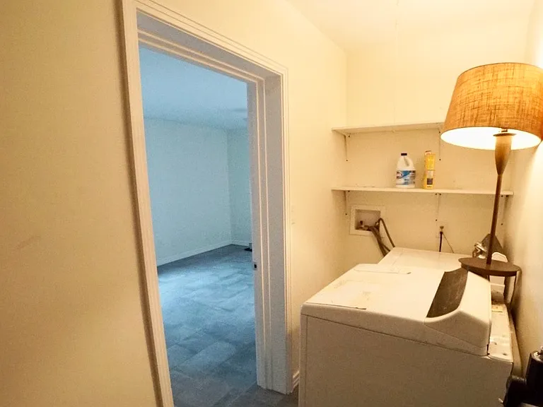 washer and dryer included