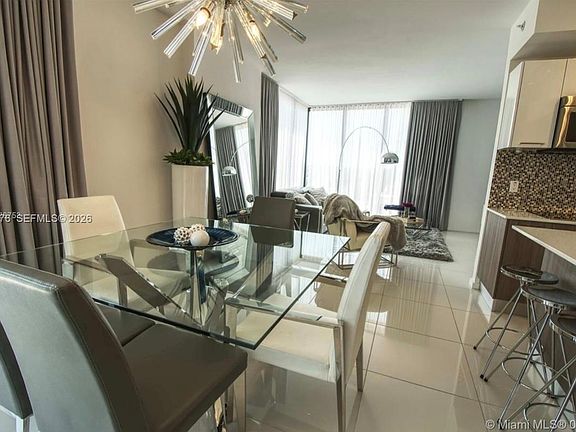 3rd image of 5300 Paseo Dr #401