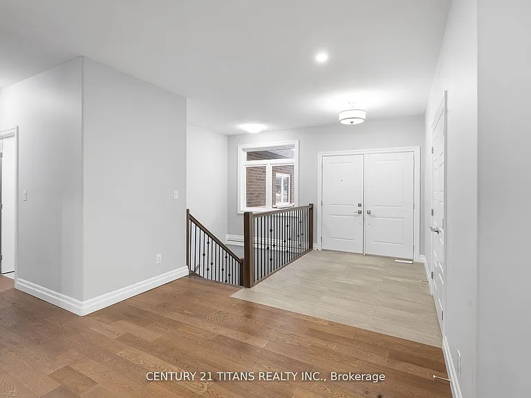 19 Tracy Dr — Photo 6