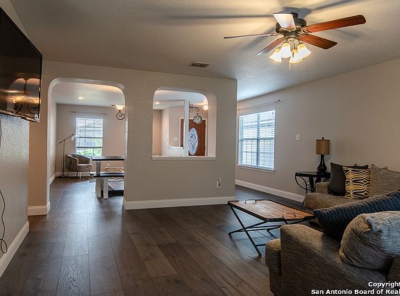 5th image of 10136 Del Lago Ct