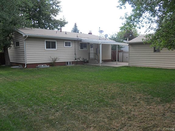 Larkspur Back Yard and House  (2)