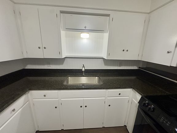 2nd image of 1220 S Rockford Ave #11161564