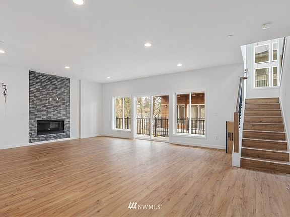 5th image of 2621 151st Street SW