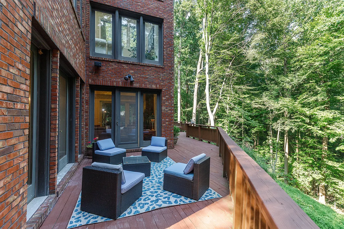 Building Photo - 25 Highfield Ct