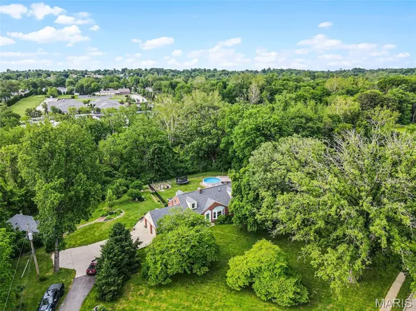 2801 Eldon Ave, Maryland Heights, MO 63043