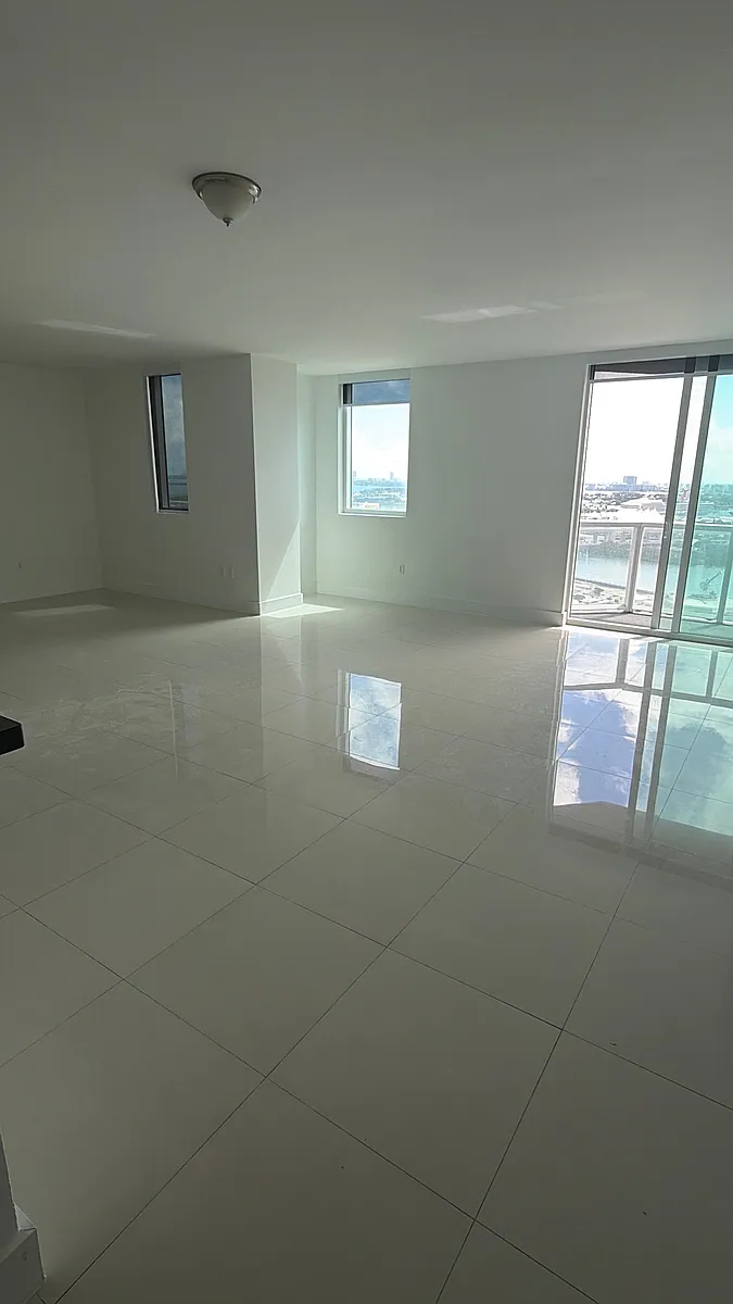 Building Photo - 244 Biscayne Blvd #240