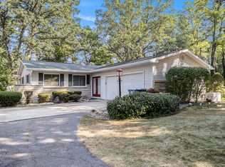 4 Brookfield Dr, Battle Creek, MI 49015