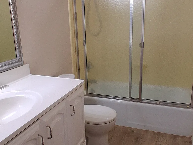 441 Rubens Dr E — Photo 8