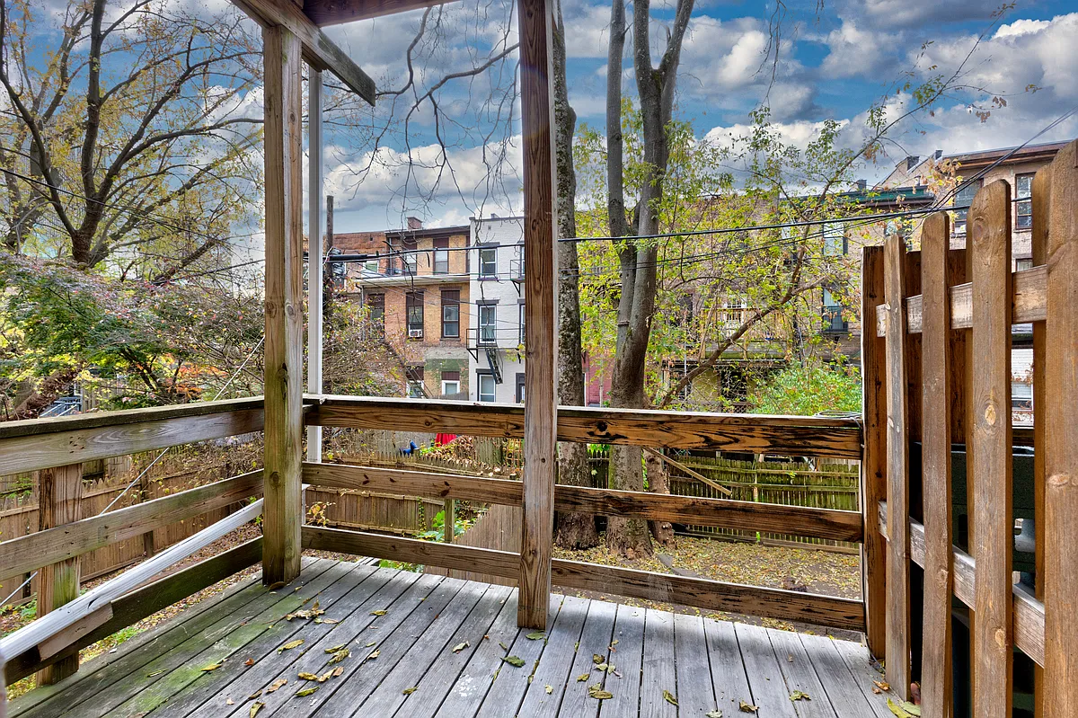 Building Photo - 96 Chestnut St #1R