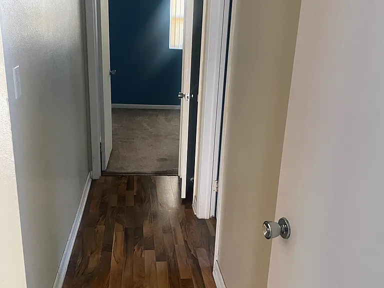 2917 Holly St — Photo 2