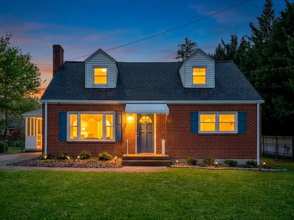 3717 Thompsons Ln, Roanoke, VA 24018