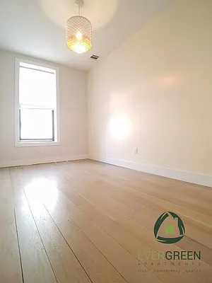 Rented by Evergreen Apartments BK | media 4