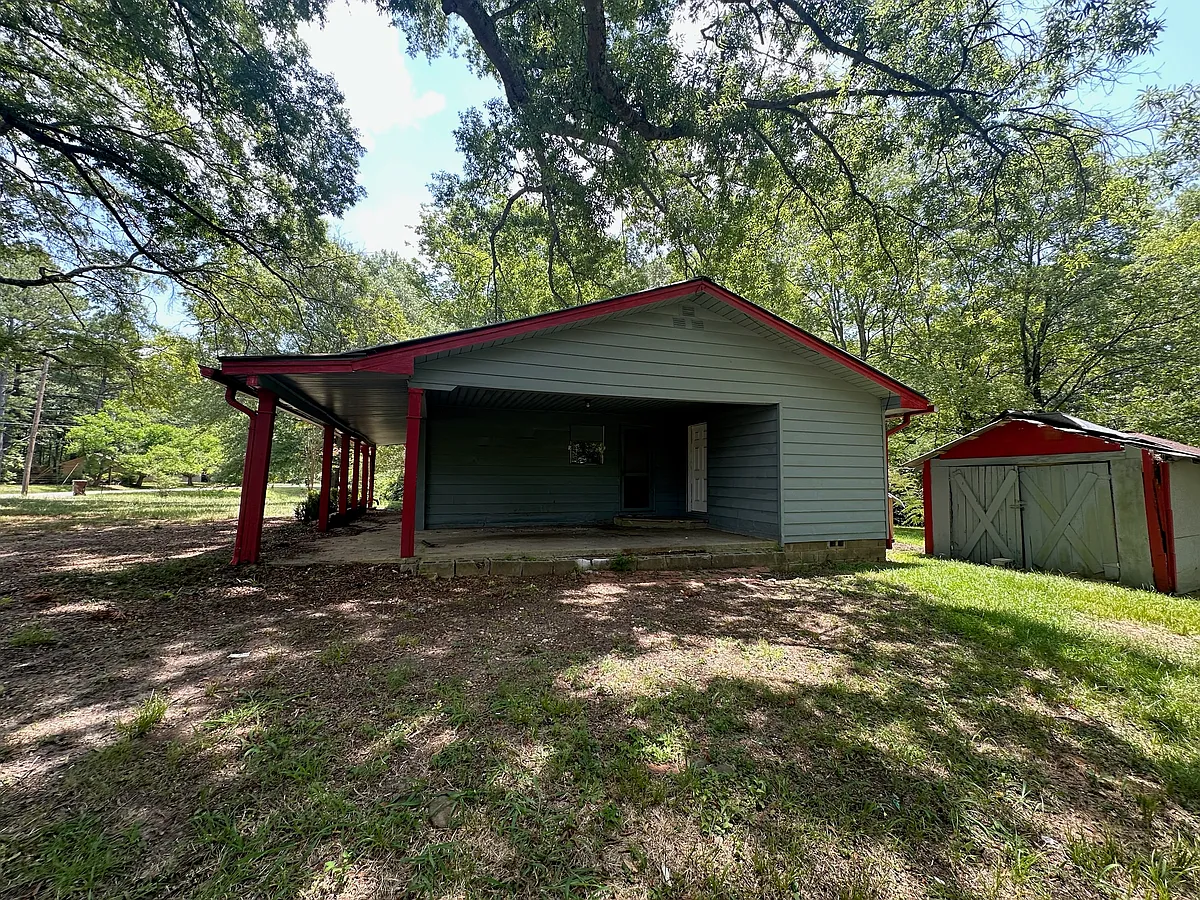 Building Photo - 107 Chesterville Rd