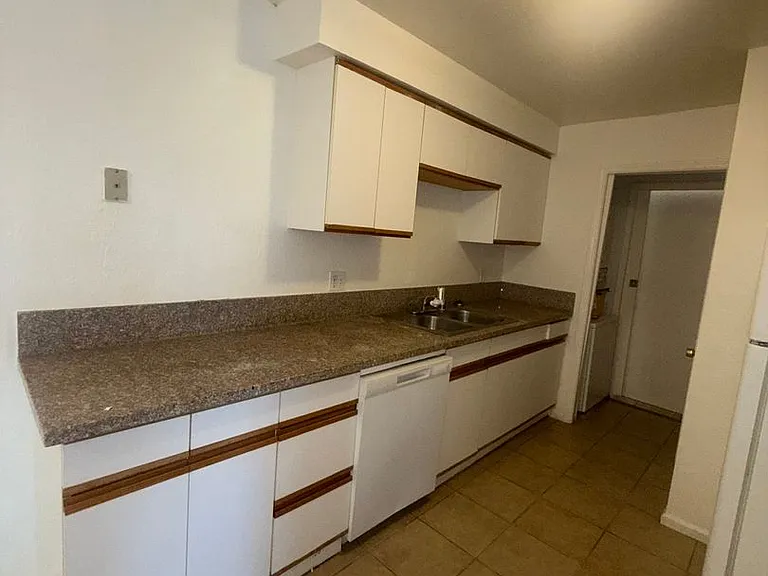 7865 Leona Way — Photo 5