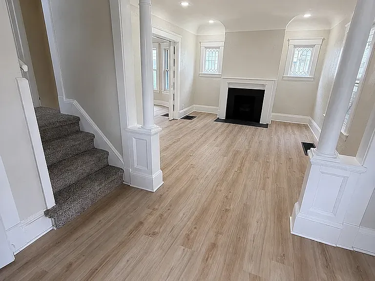 10402 Kempton Ave — Photo 2