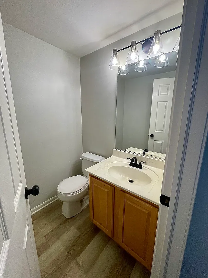 3 bed, 2.5 bath, 1707 sqft, $2,675 — Photo 4