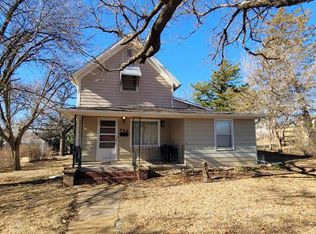 808 N Colorado St, Ellsworth, KS 67439