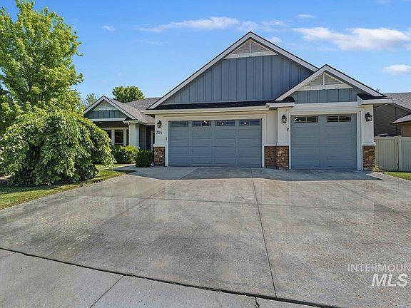 3rd image of 724 N Alog Ave