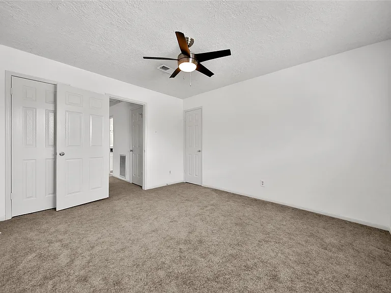 9411 Roos Rd — Photo 34