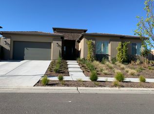 872 Overstone Ave, Madera, CA 93636