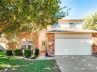 313 Londonderry Ln, Mansfield, TX 76063