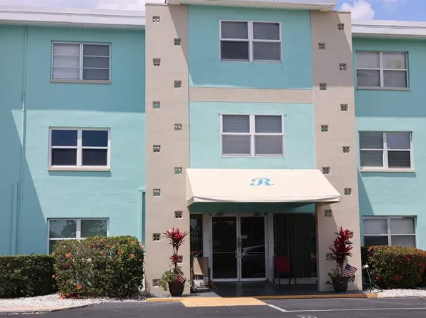 11447 Park Blvd APT 301, Seminole, FL 33772