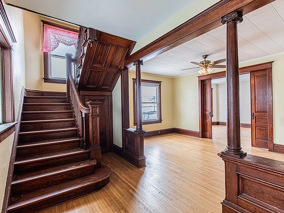 4th image of 22043-1950 N East St