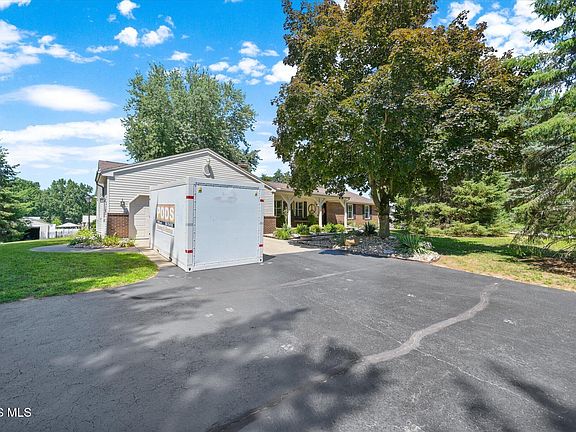 3rd image of 12240 Neapolis Waterville Rd